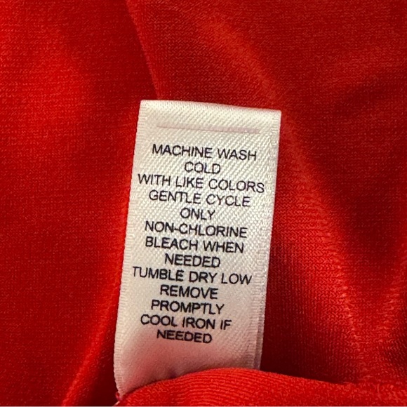 Stylish Red and Black Long Sleeve Women's Top - Picture 7 of 8